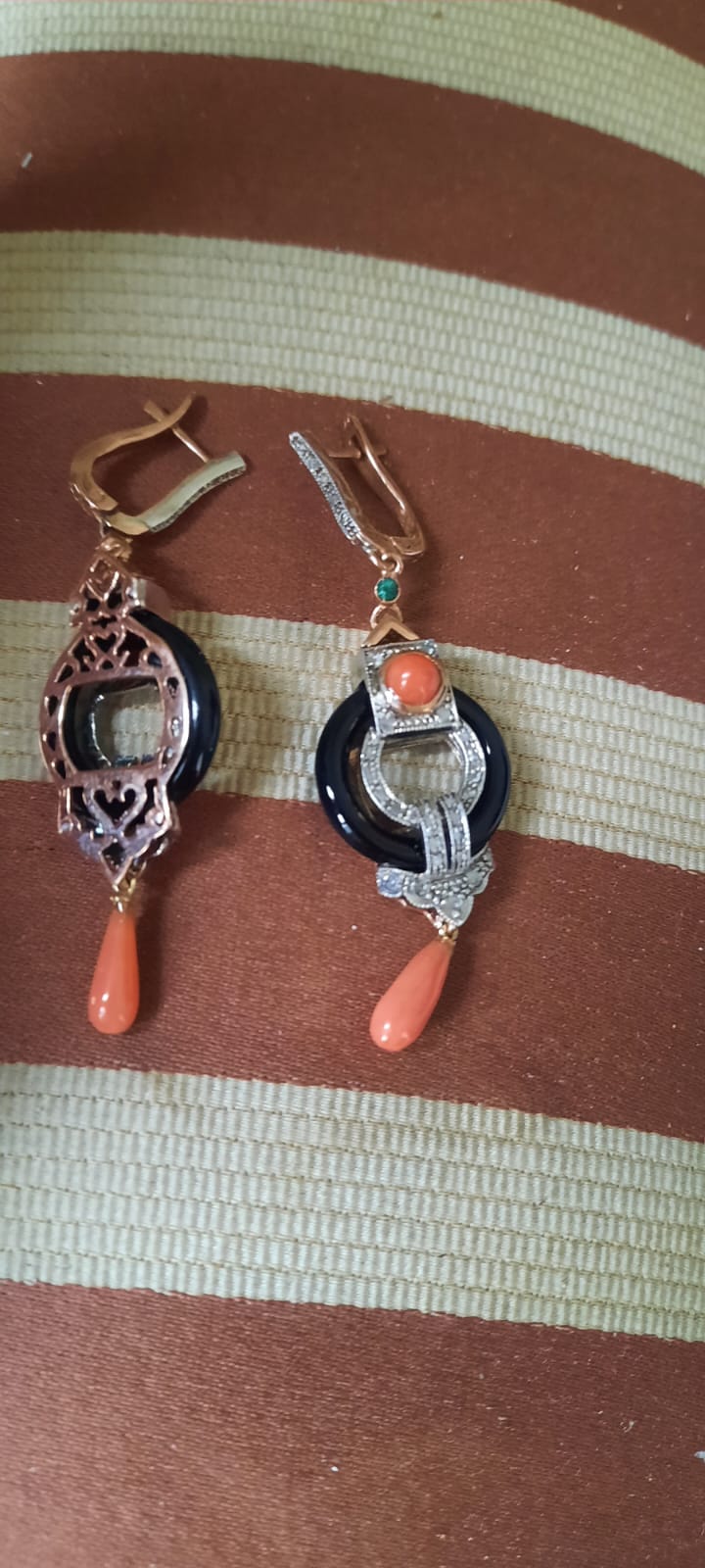Orecchini art deco con in oro 9ct con onice ,corallo,e diamanti
