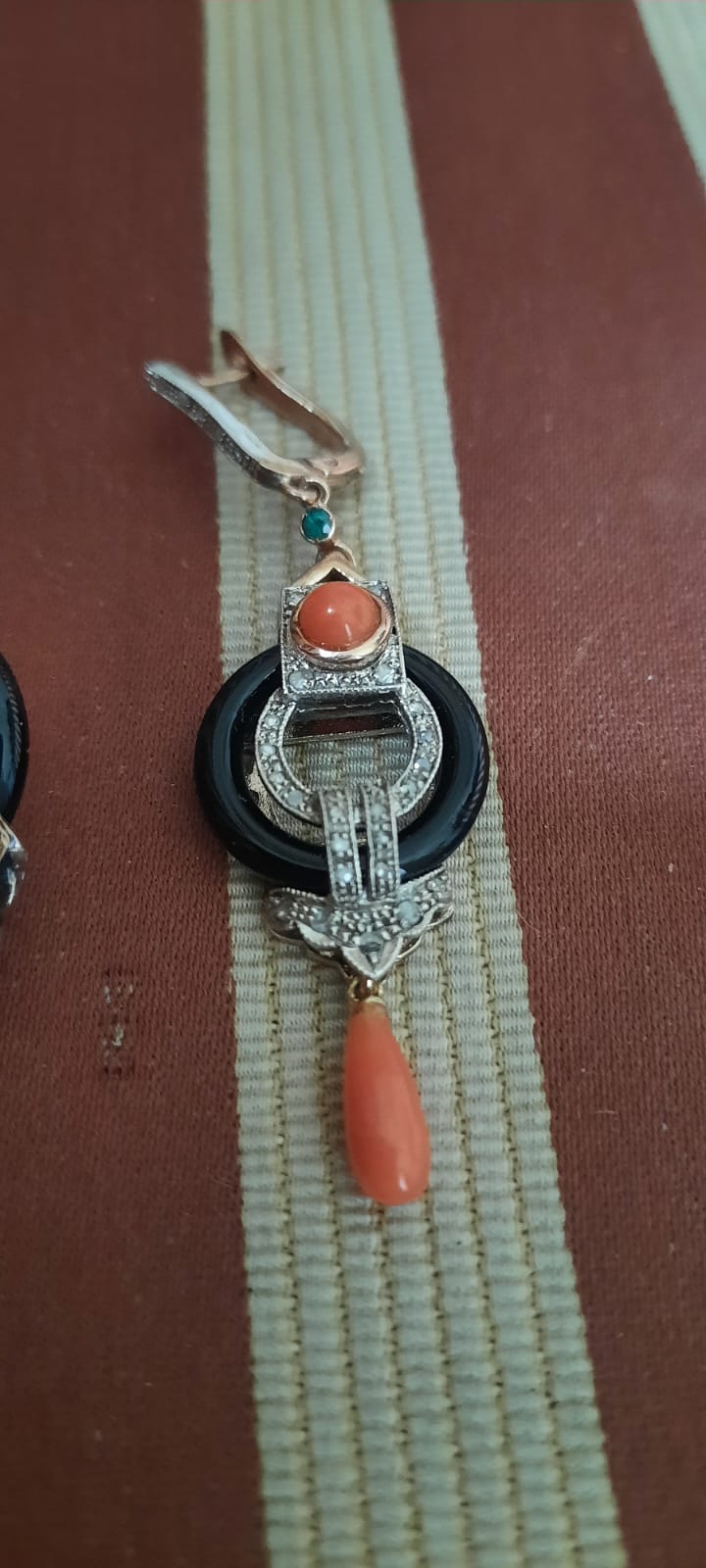 Orecchini art deco con in oro 9ct con onice ,corallo,e diamanti